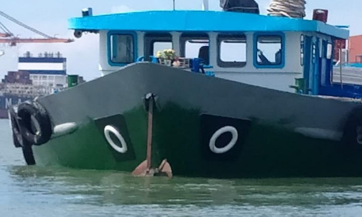 Cô gái 16 tuổi nghi rơi từ sà lan xuống sông, cứu hộ xuyên đêm tìm kiếm