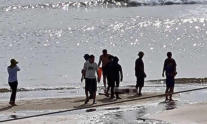 Vụ mẹ và con đuối nước khi đi tắm biển Thiên Cầm: Tìm thấy thi thể bé trai