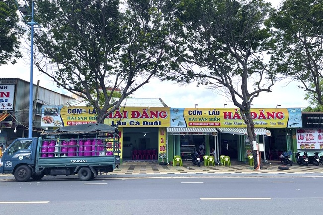 Hàng trăm du khách bị lừa tiền ở