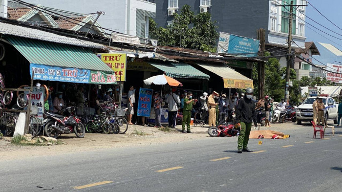 TP.HCM: 2 vợ chồng tử vong vì va chạm với xe đầu kéo trên