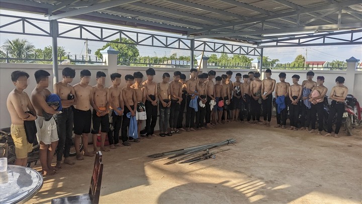 Vây ráp hơn 30 thanh niên dùng hung khí, bom xăng chuẩn bị hỗn chiến 