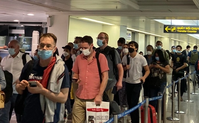 Tin thời sự mới nóng nhất 28/7: TP.HCM muốn mở khai báo y tế với người nhập cảnh