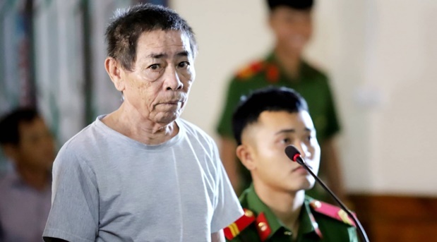 Tuyên án cụ ông 70 tuổi vung trận 