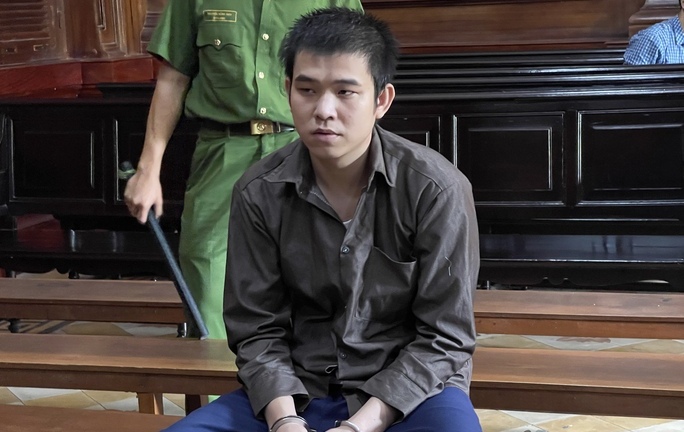 Căn ngăn anh em trong nhà đánh nhau, người cha bị đâm tử vong