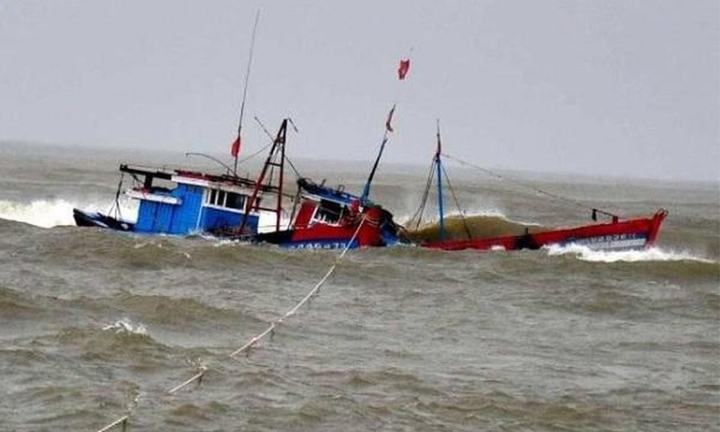 Vụ 5 thuyền viên mất liên lạc trên biển Hà Tĩnh: Đã đưa các nạn nhân vào bờ 