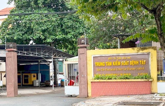 Giám đốc, Phó Giám đốc CDC Bến Tre bị kỷ luật cảnh cáo