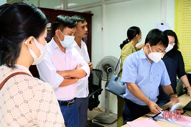 Tin thời sự mới nóng nhất 27/8: Phòng chống dịch đậu mùa khỉ tại cửa khẩu quốc tế Cầu Treo