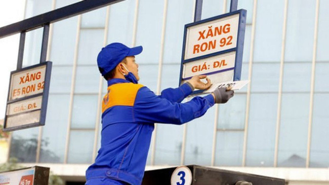 Giá xăng giảm, dầu tăng mạnh từ 15h chiều 5/9 