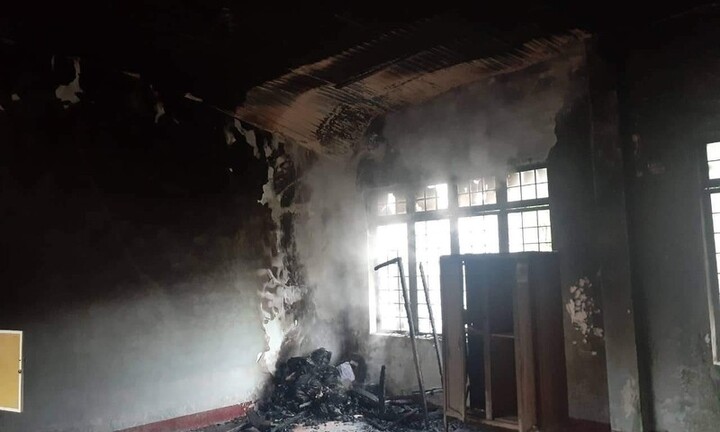 Trường học bị sét đánh bốc cháy trước khai giảng ở Kon Tum