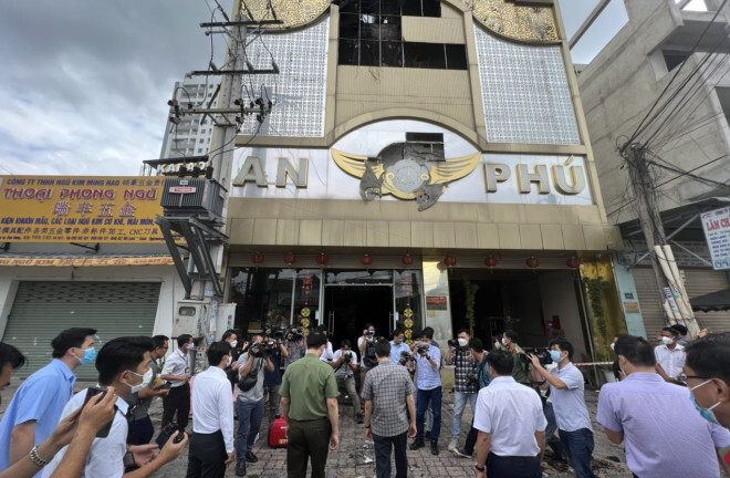 Vụ cháy quán karaoke ở Bình Dương: Thêm 7 nạn nhân được nhận diện 