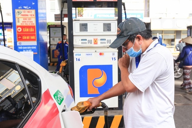 Dầu thế giới liên tục lao dốc, giá xăng dầu trong nước có thể giảm mạnh