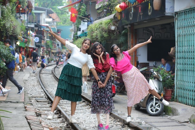 Tin thời sự mới nóng nhất 1/10: Hàng trăm y, bác sĩ hiến máu cứu người sau bão Noru