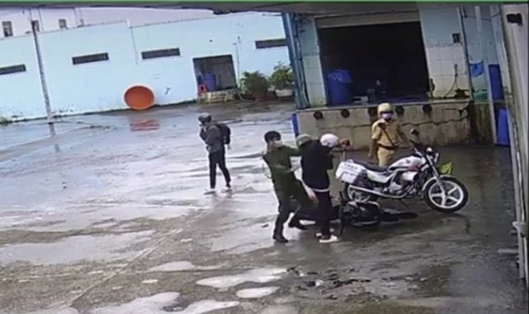 Vụ 3 cán bộ công an bạo lực với 2 thiếu niên ở Sóc Trăng: Tước danh hiệu Công an nhân dân