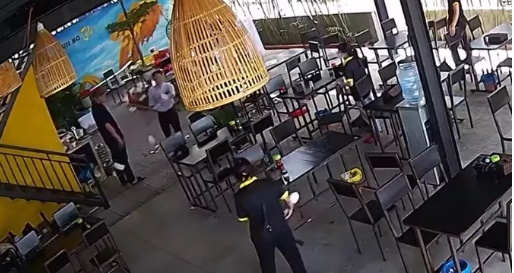 Làm rõ vụ người đàn ông ném tiền, hăm dọa chủ quán bún bò tại Đà Nẵng