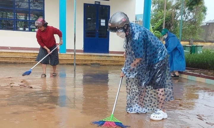 Đà Nẵng: Mưa lớn gây ngập, gần 30 trường cho học sinh tạm nghỉ 