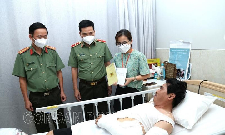 Một CSGT ở Đồng Nai bị tông trọng thương khi yêu cầu