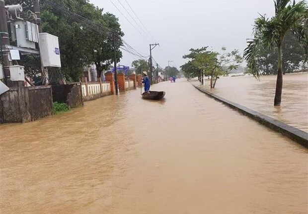 Mưa lũ ở miền Trung: Quảng Trị có 1.690 ngôi nhà bị ngập lụt từ 0,3 - 10m