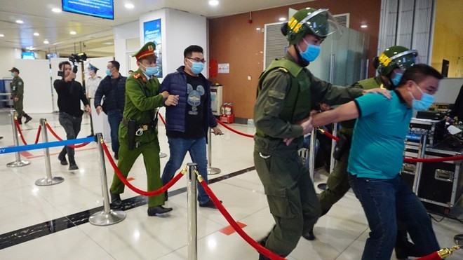 Hai hành khách vi phạm an toàn, an ninh hàng không bị cấm bay