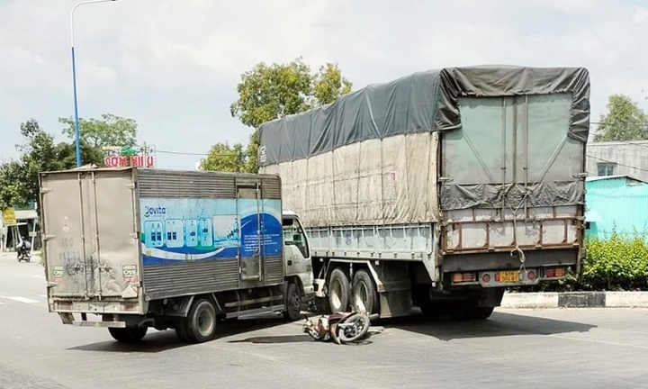 Xe tải vượt đèn đỏ gây tai nạn liên hoàn, một thai phụ tử vong