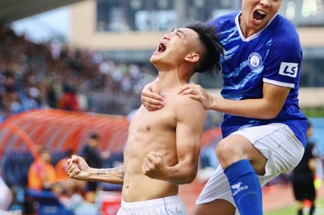 CLB Khánh Hoà giành quyền thăng hạng V-League 2023