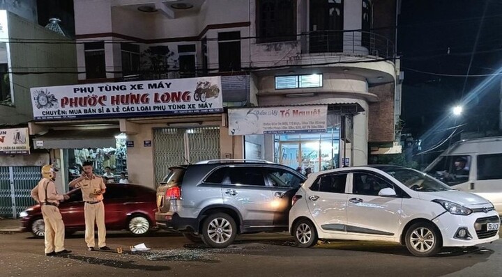 Tin thời sự mới nóng nhất 2/11: Cách chức cán bộ công an Gia Lai uống rượu bia gây TNGT