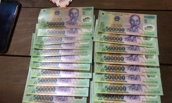 Công an khuyến cáo người dân cẩn trọng về loại tiền giả mới xuất hiện