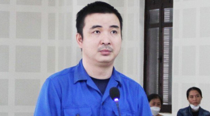 Ghen với nhân tình của vợ cũ, người đàn ông lái ô tô gây án kinh hoàng