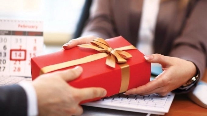 Hà Nội nghiêm cấm biếu, tặng quà Tết lãnh đạo dưới mọi hình thức
