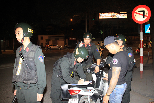 Nghiêm cấm mua chuộc, hối lộ cảnh sát cơ động làm trái nhiệm vụ