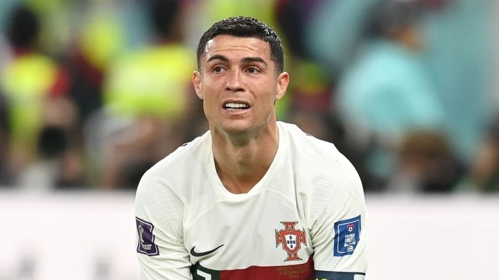 Bồ Đào Nha bị loại, Ronaldo bật khóc tức tưởi