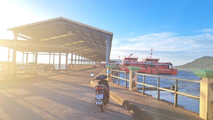 Gió trên biển giật mạnh, tàu cao tốc đi Phú Quốc tạm ngưng hoạt động