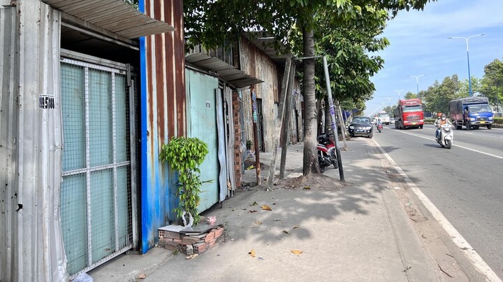 Điều tra nghi án cô gái bị giết trong dãy ki ốt trong tình trạng khỏa thân