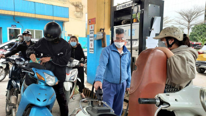 Đề xuất rút thời gian điều hành giá xăng dầu xuống 7 ngày, cố định vào thứ Năm hàng tuần