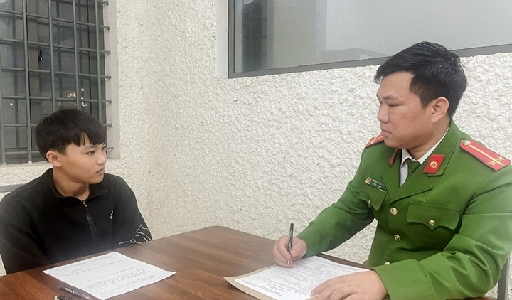 Người phụ nữ quên khóa cửa ô tô, bị trộm hơn 21 triệu đồng 