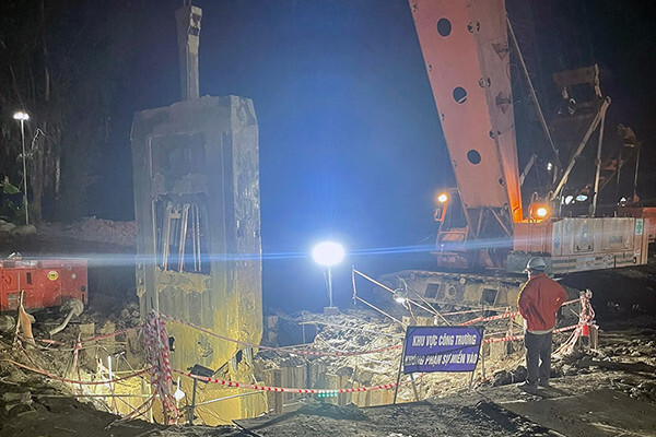 Vụ bé trai lọt xuống trụ bê tông sâu 35m: Sự cố bất ngờ khiến việc đưa thi thể lên bị chậm trễ