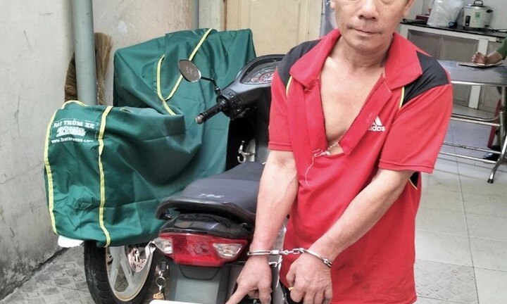 Tạm giữ kẻ táo tợn cướp tiệm vàng ngày cuối năm