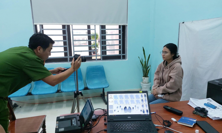 Tin thời sự mới nóng nhất 25/1: Tổ chức thu nhận, cấp CCCD cho người dân xuyên Tết