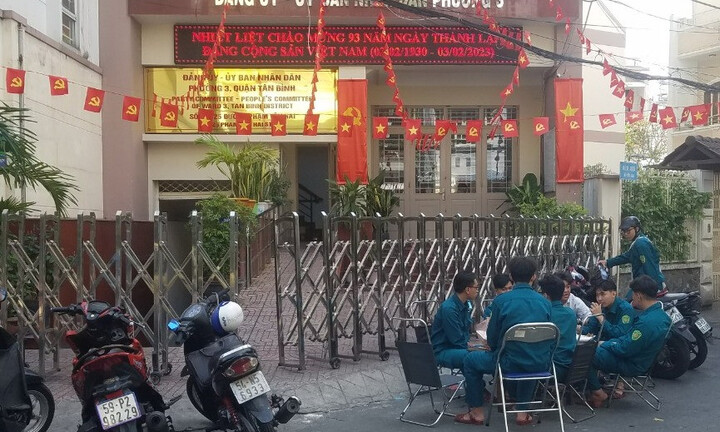 TP.HCM: Tá hỏa phát hiện người đàn ông tử vong trong trụ sở UBND phường