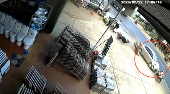 Đắk Nông: Tạm giữ xe gây tai nạn liên hoàn khiến một phụ nữ suýt mất mạng
