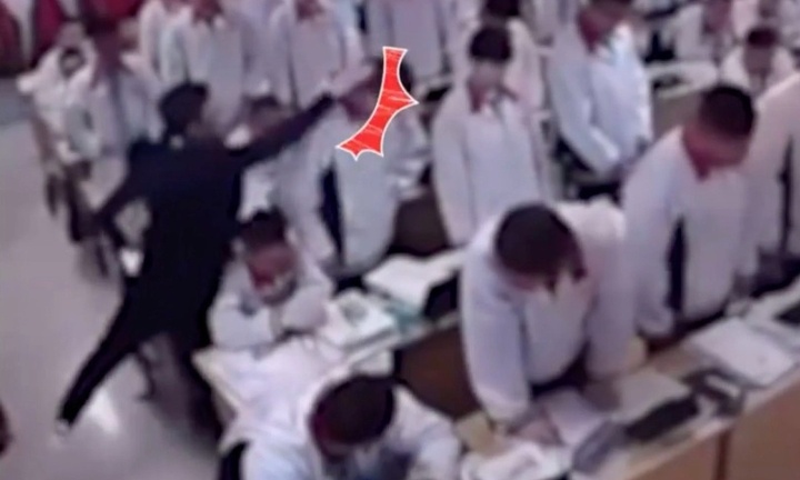 Trung Quốc: Đình chỉ thầy giáo đánh đập học sinh vì điểm kém