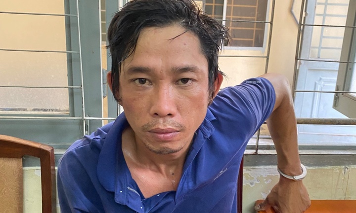 TP.HCM: Bắt kẻ cướp giật rút dao đe dọa người truy đuổi