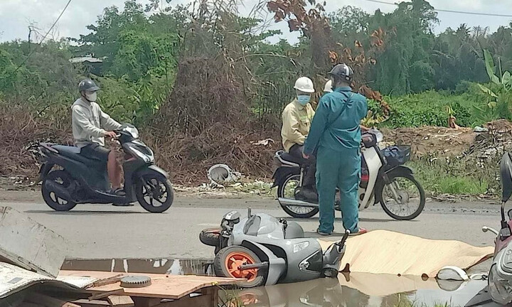 Tránh vũng nước, hai mẹ con gặp nạn thương tâm khi đi khám bệnh về