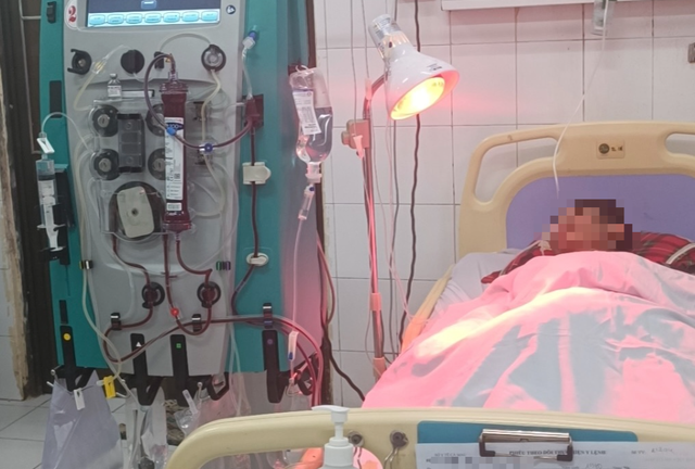 Cà Mau: 2 người tử vong, 1 người cấp cứu do ngộ độc methanol 