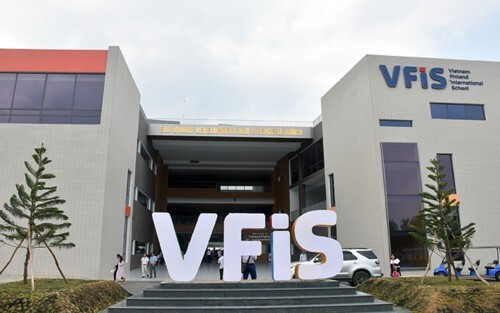 Trường THPT nào có học phí lớp 10 hơn 500 triệu đồng/năm ở TP.HCM?