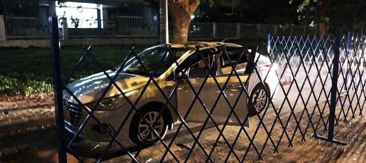 Tá hỏa phát hiện tài xế tử vong bất thường trong ô tô đậu ven đường 