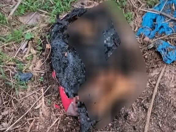 Bình Dương: Phong tỏa hiện trường vụ phát hiện bàn chân người cháy sém ở bãi đất trống