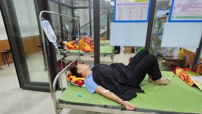 Vụ 48 người ngộ độc ở Quảng Trị: Cỗ cưới nấu cạnh chuồng gà