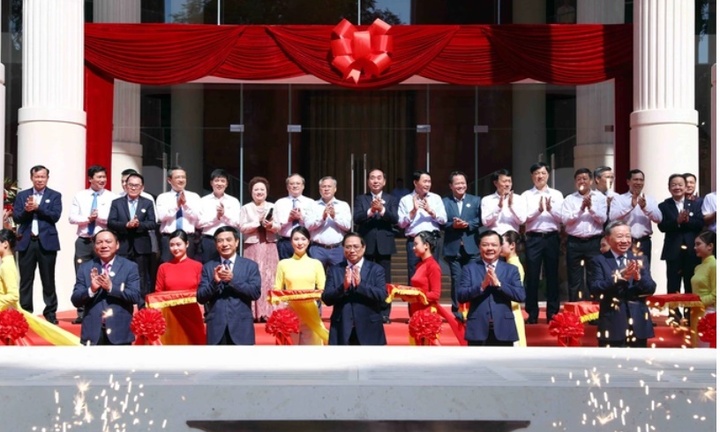 Thủ tướng dự lễ khánh thành nhà hát Hồ Gươm, không gian văn hoá đặc sắc giữa Hà Nội