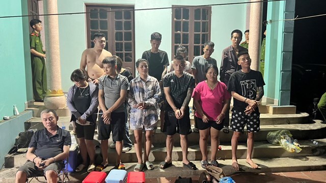 Công an đột kích, phá sới bạc trong căn nhà bỏ hoang