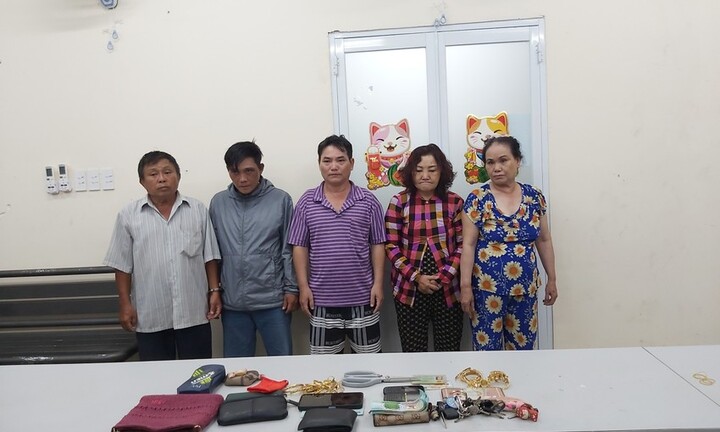 Triệt phá nhóm 